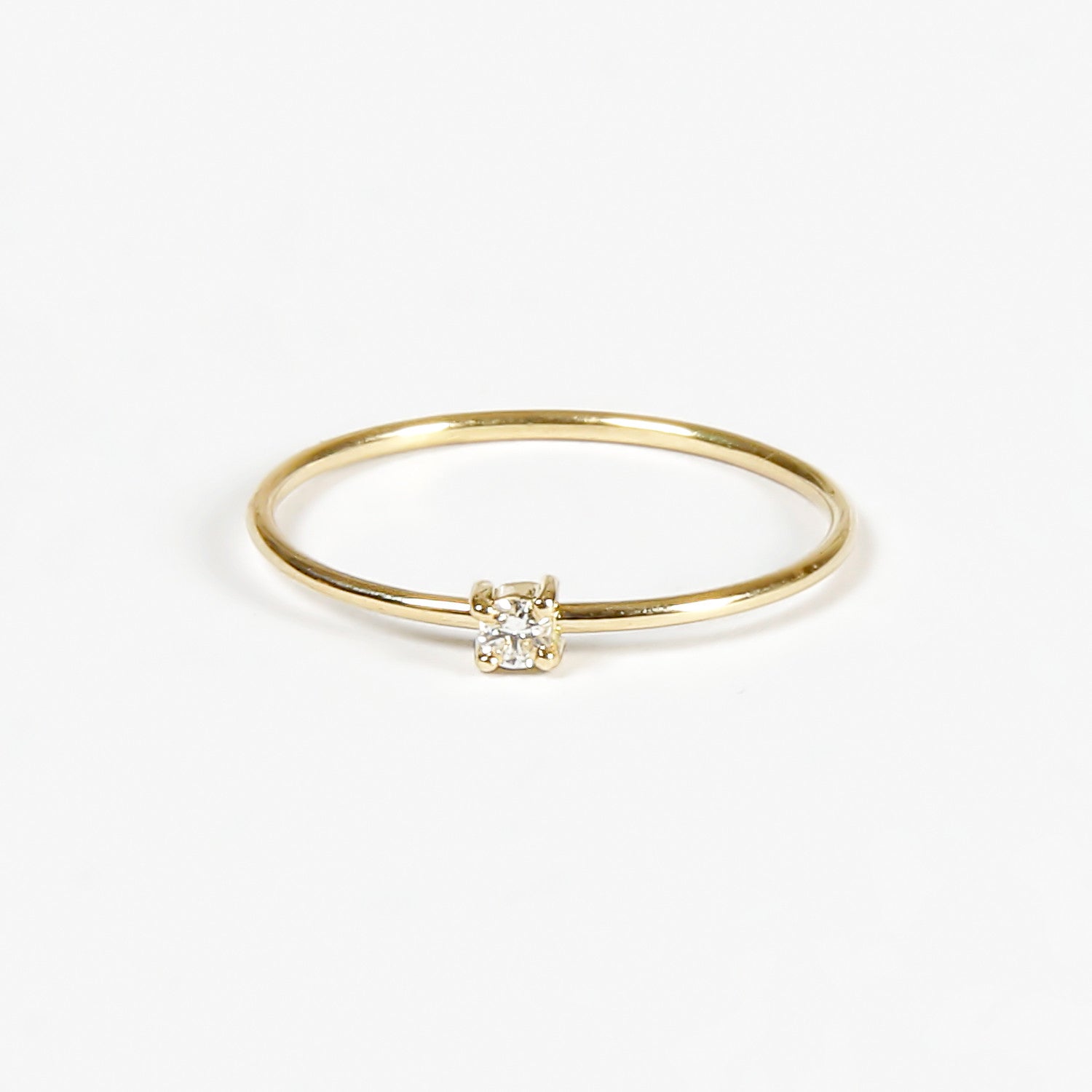 Anillo Solitario con Diamante en Oro Amarillo 18 K | Small Branch